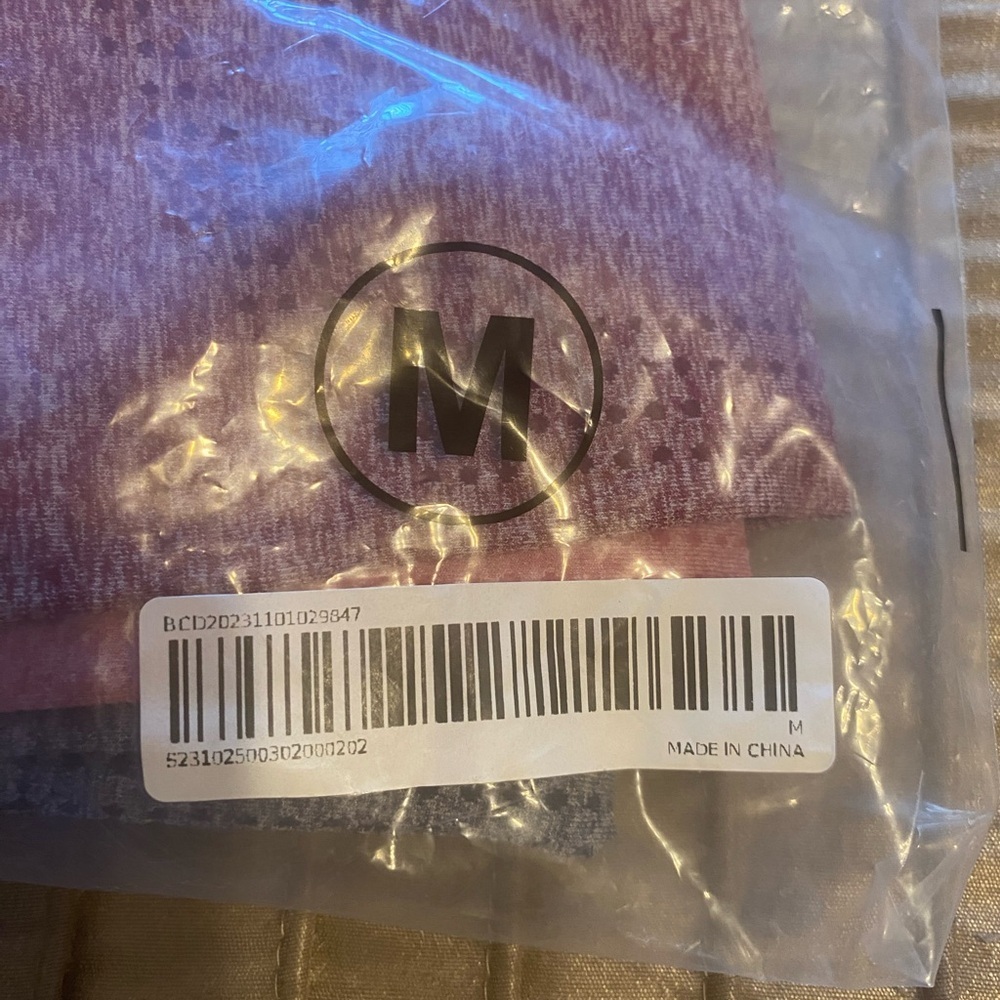 NEW - Yoga Basic 3pcs Seamless High Stretch Sports Shorts. Medium. - Picture 7 of 7